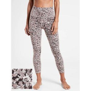 Athleta Elation Textured 7/8 Tight Legging Size Large UPF 50+ Protection Pull On